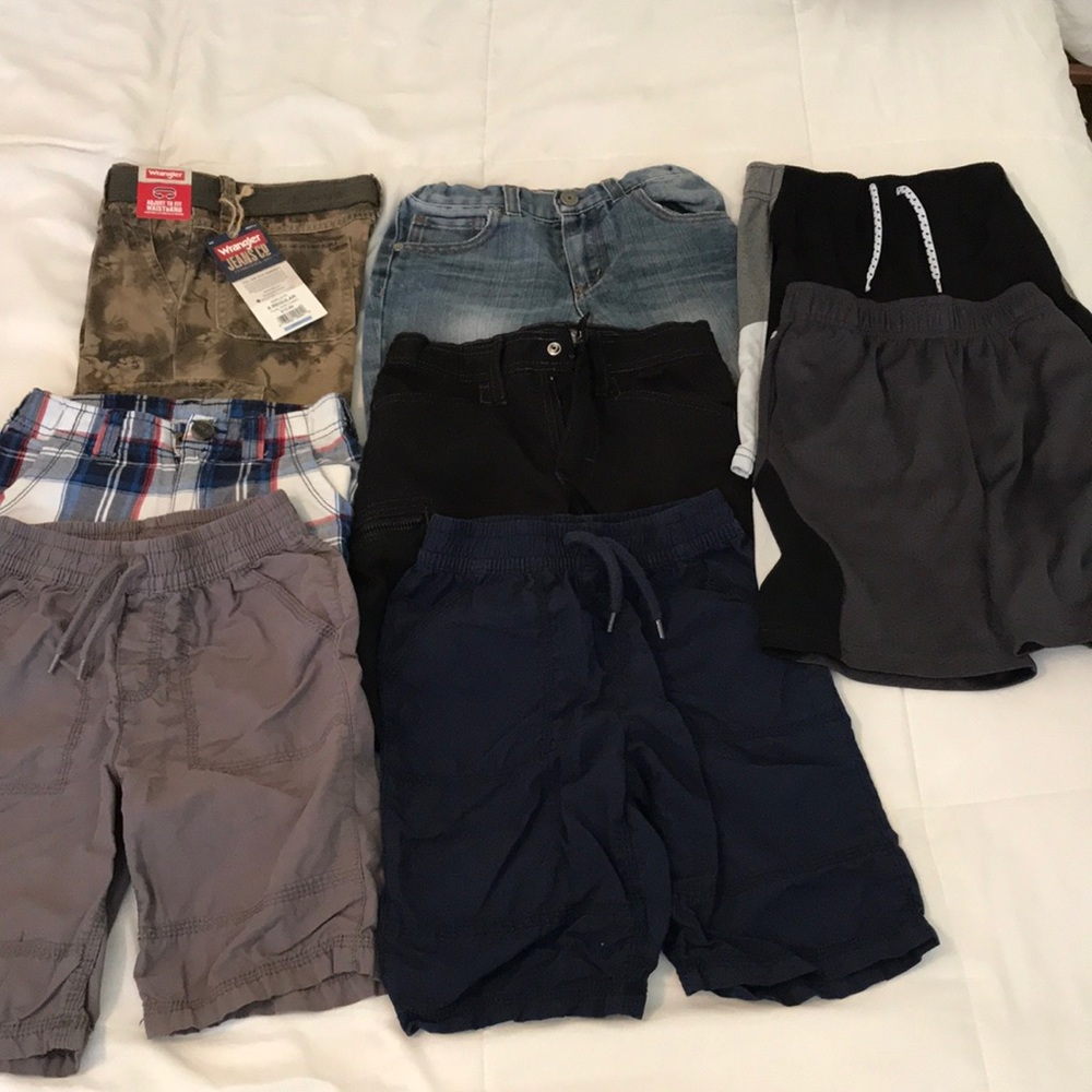 Lot of 8 pairs of boys shorts
